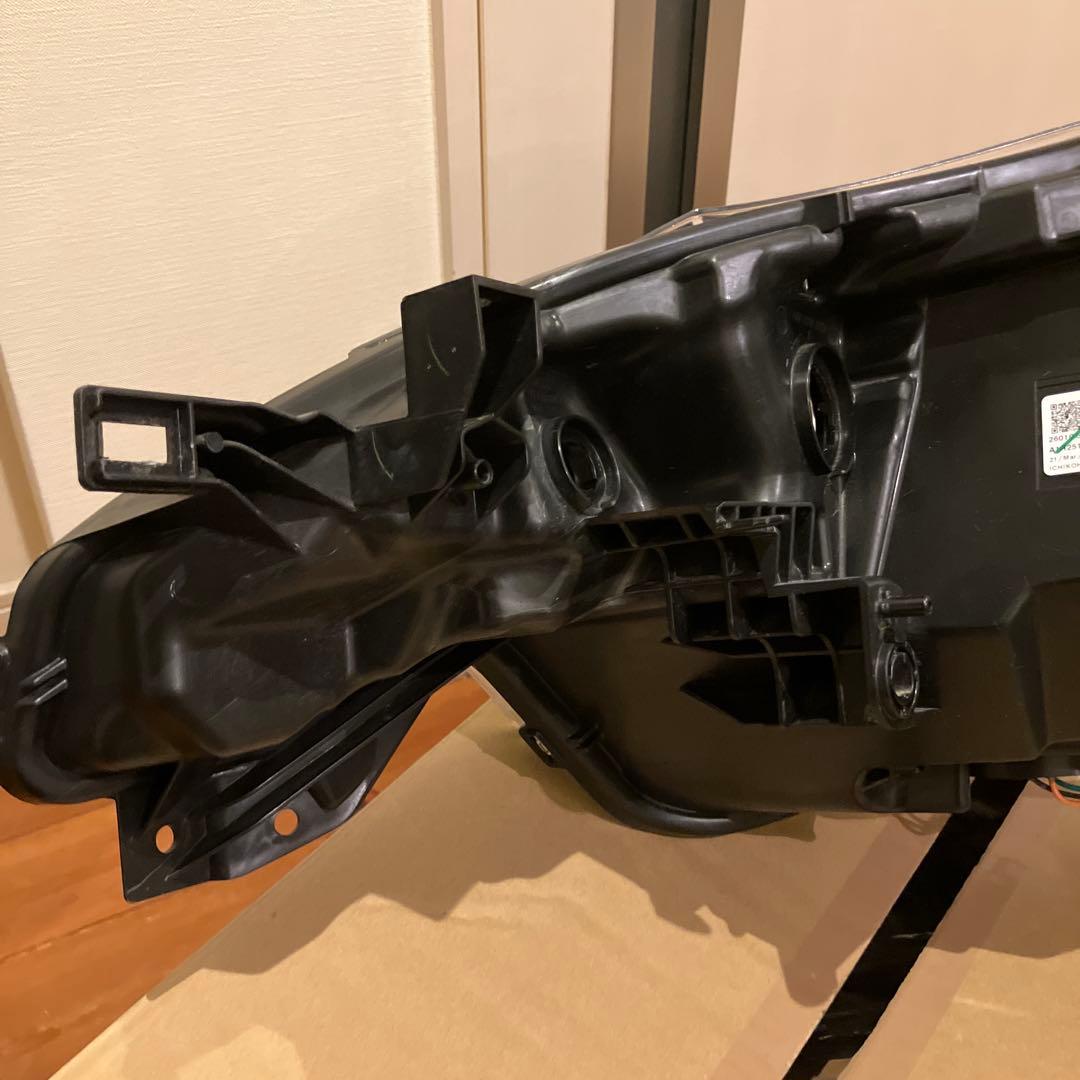 日産ノート　E12 ヘッドライト