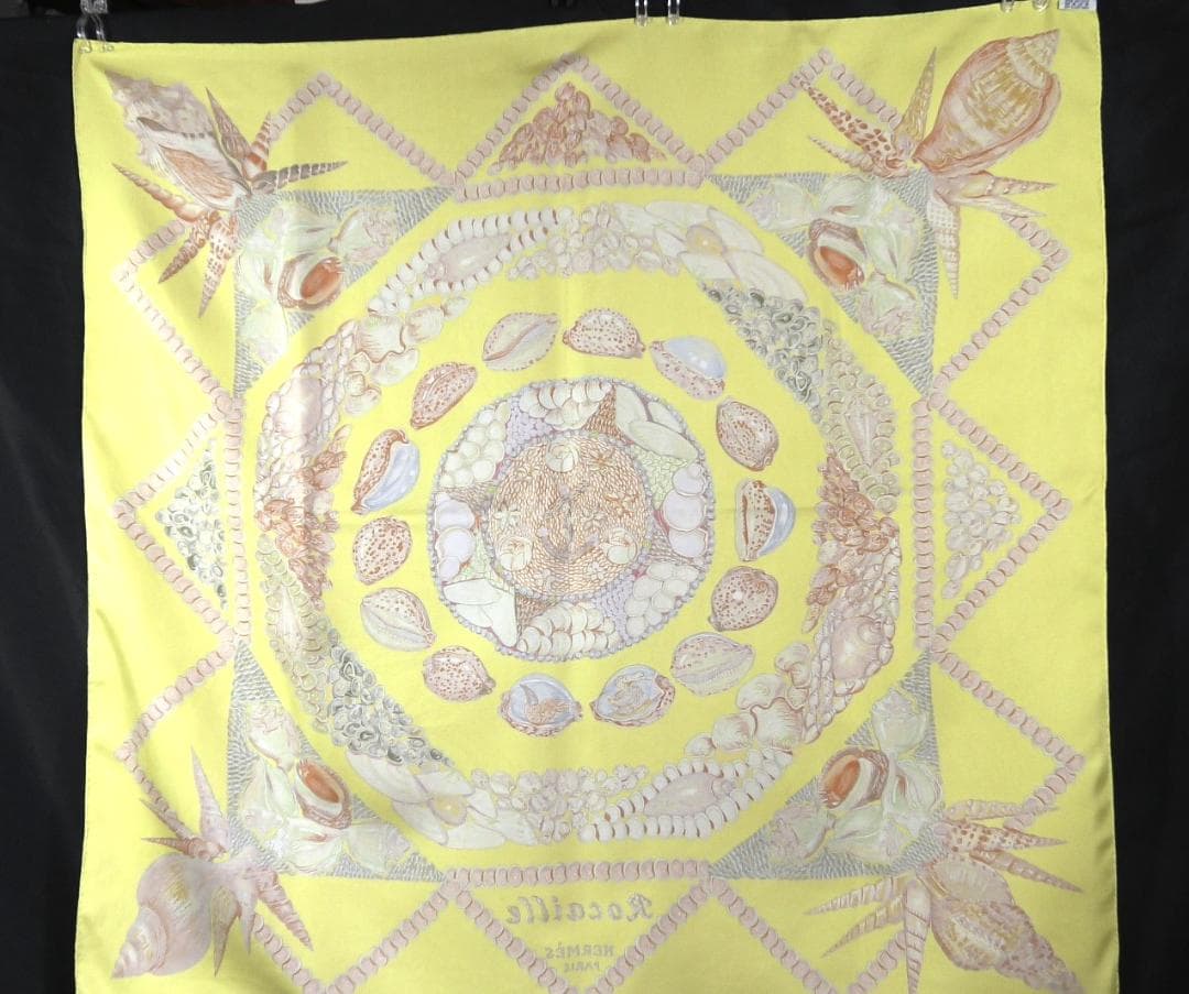 美品　HERMES エルメス　大判スカーフ　カレ90　 D565