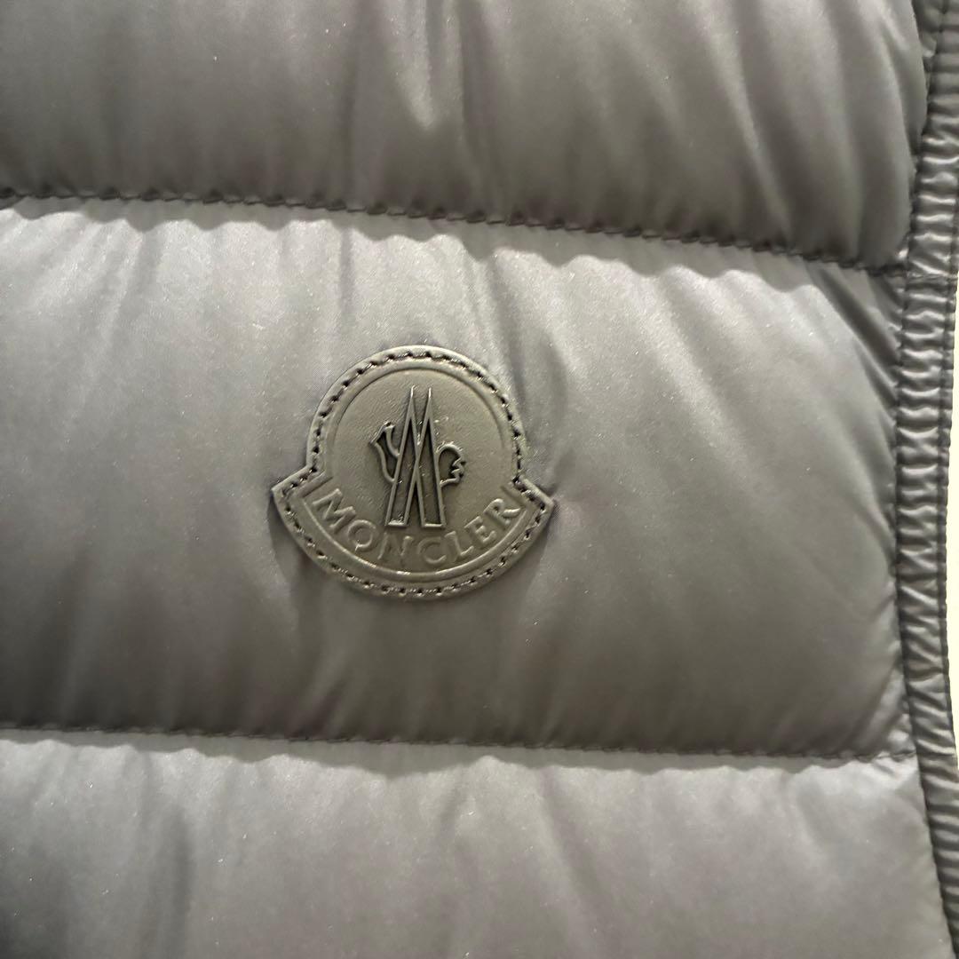 MONCLER モンクレール　LECHTAL ダウンベスト
