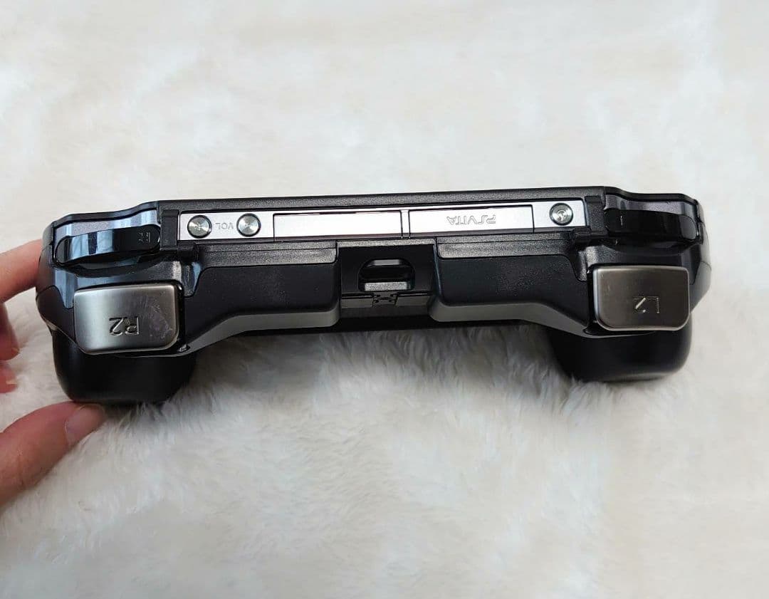 PSP Vita L2R2ボタン対応ケース メモリーカード 付き
