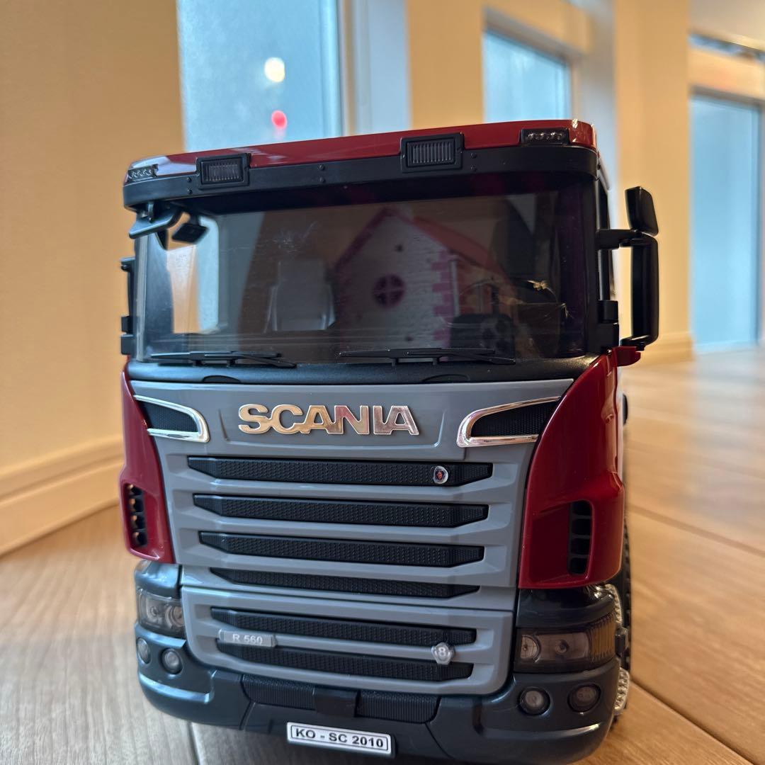 Bruder SCANIA トラック CATブルドーザー