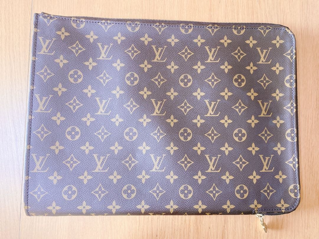 【美品】LOUIS VUITTON ポッシュドキュマン　モノグラム