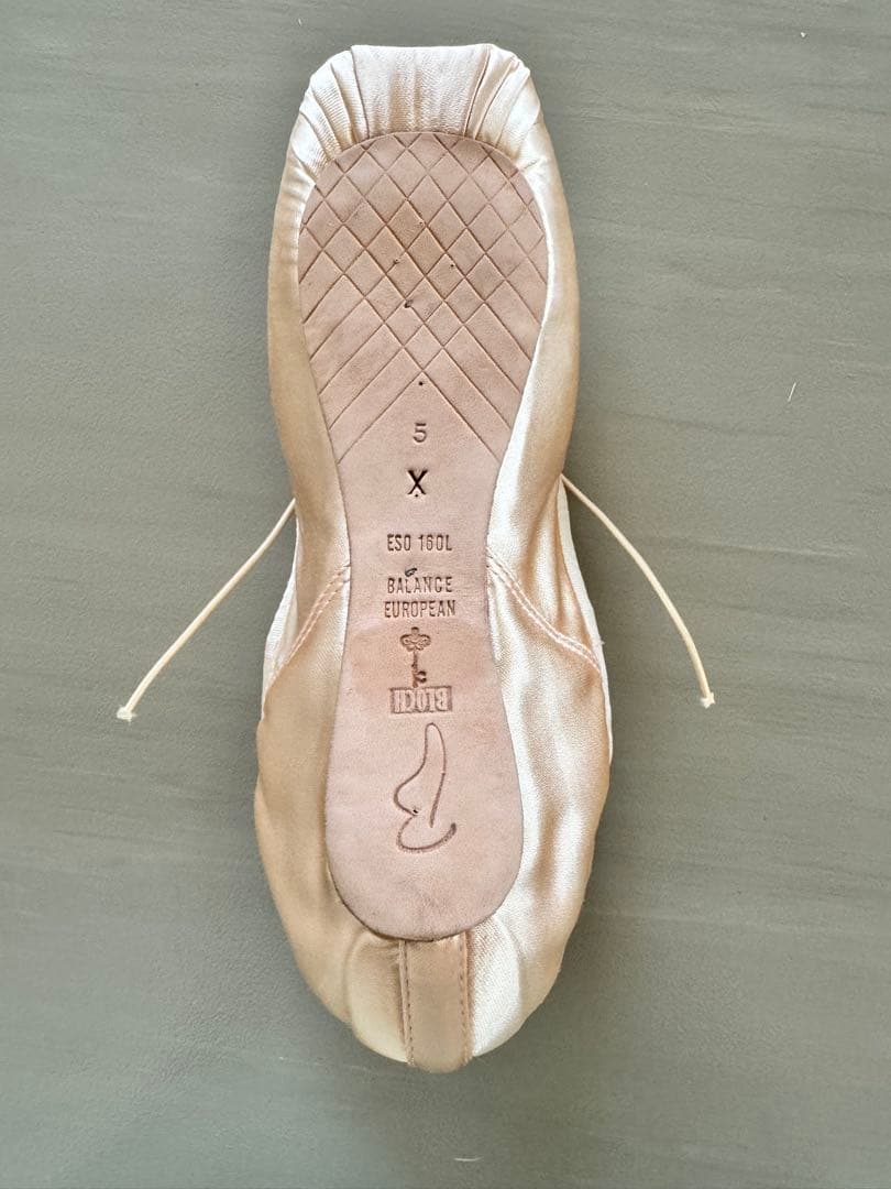 トゥシューズ　BLOCH バランスヨーロピアン　サイズ 5(X)普通幅