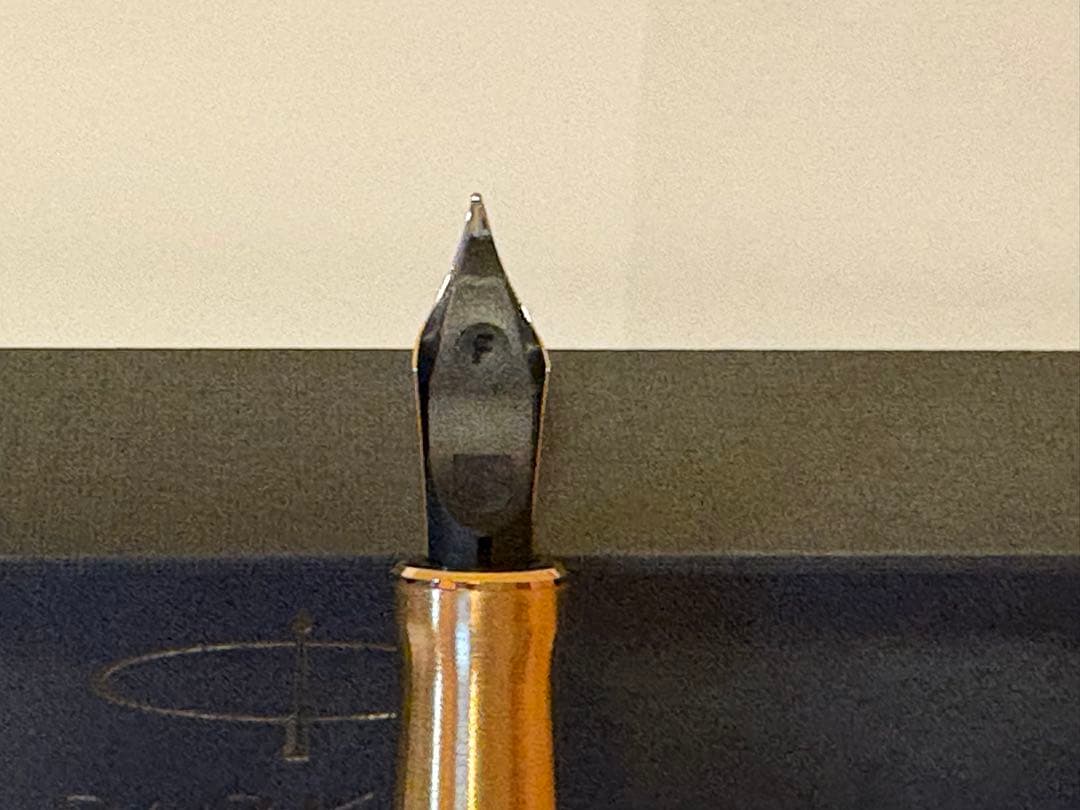 ア*ト様 Parker 万年筆 紺・金 専用ケース付き