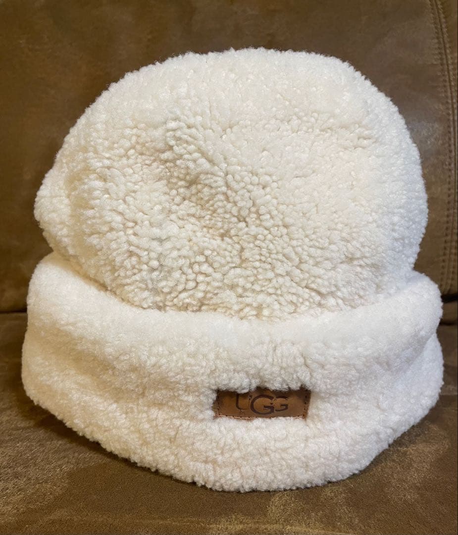 UGG ニット帽　バケットハット uggカーリーシープスキンカフハット