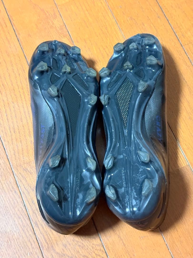 adidas サッカーシューズ ブラック/ブルーFG
