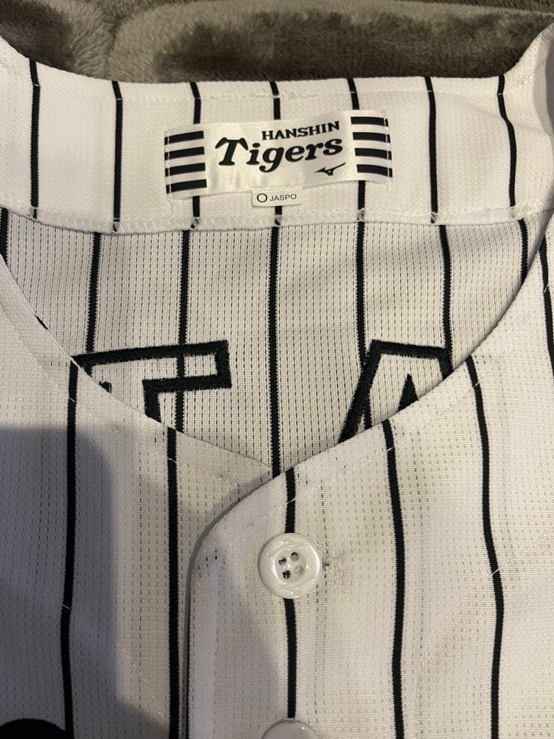 【新品未使用】阪神タイガース　佐藤輝明選手　レプリカユニフォーム　サイズO