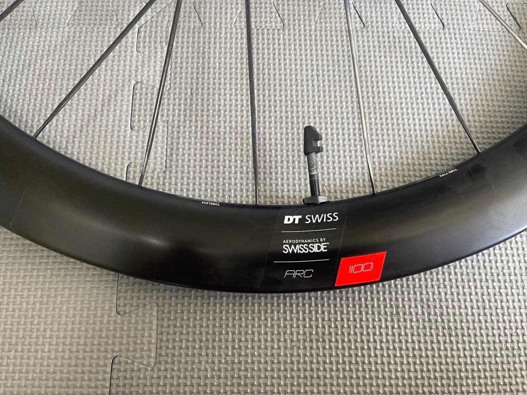 美品DT SWISS ARC1100リア50鬼ベアリング、シマノフリー11&12