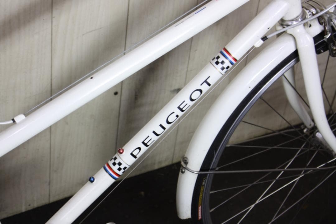 プジョーPEUGEOT CLASSIC 26型シマノ8速 430mmクロスバイク