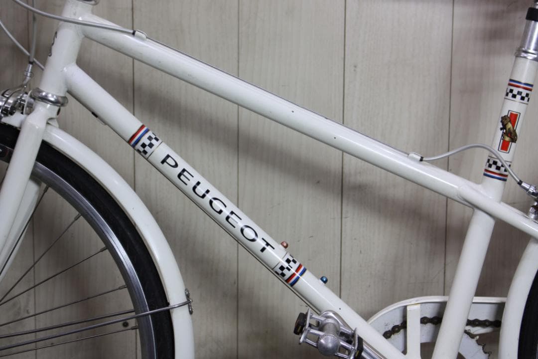 プジョーPEUGEOT CLASSIC 26型シマノ8速 430mmクロスバイク