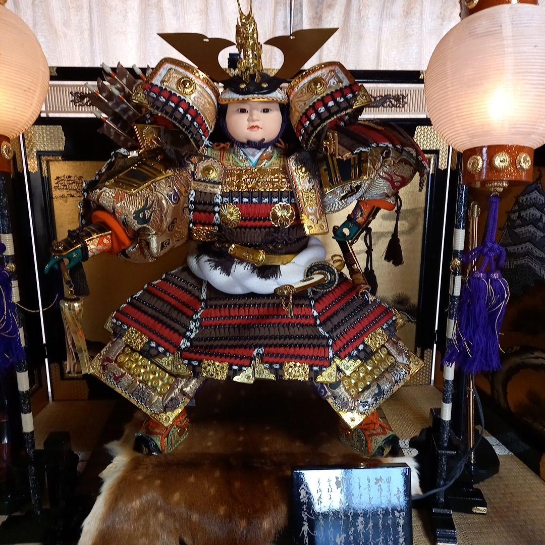 秀月作　五月人形　子供大将　黒塗山水盛工三段飾り　端午の節句