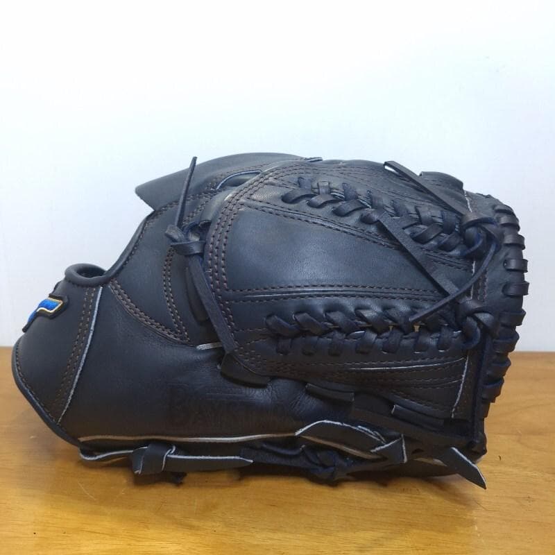 ミズノ 三浦大輔モデル DeNA ベイスターズグラブ 美品 投手用 軟式グローブ