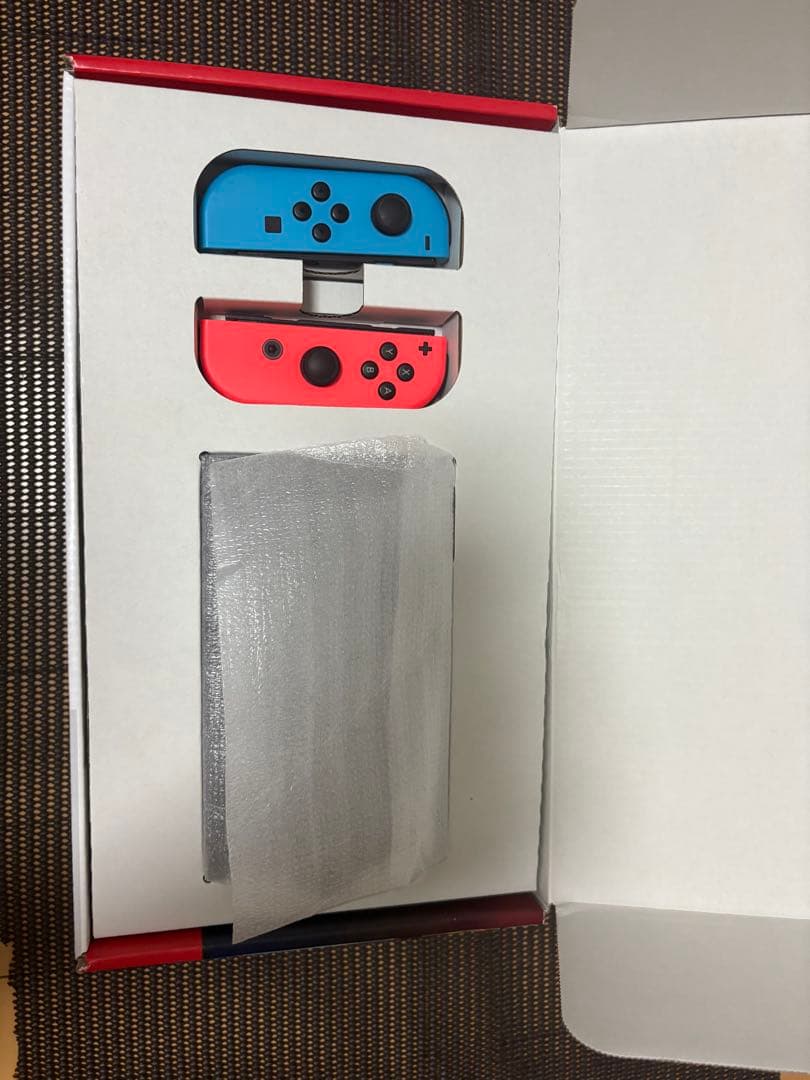 Nintendo Switch本体美品有線コントローラー付き ジョイコン極美品