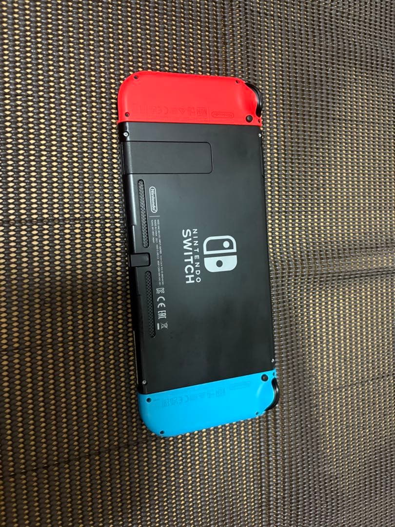 Nintendo Switch本体美品有線コントローラー付き ジョイコン極美品