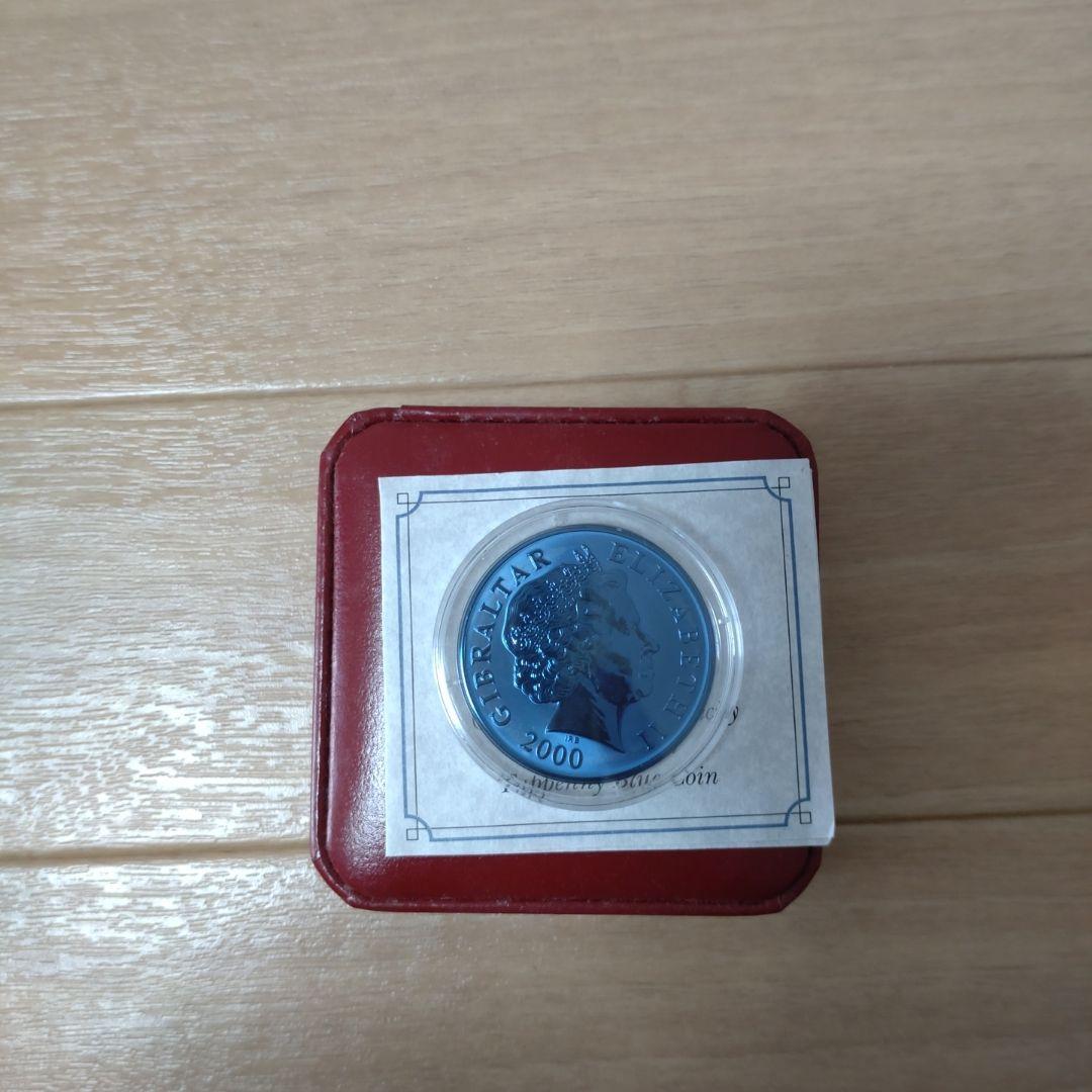 【超貴重・最終値下げ】2000年 エリザベス女王 記念硬貨 珍しい青色硬貨