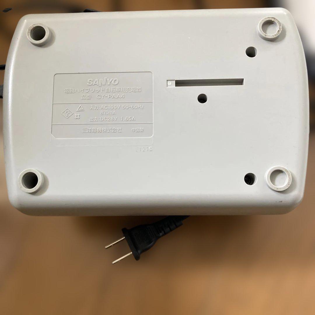 サンヨー充電器　CY-PAA4 バッテリー付属します