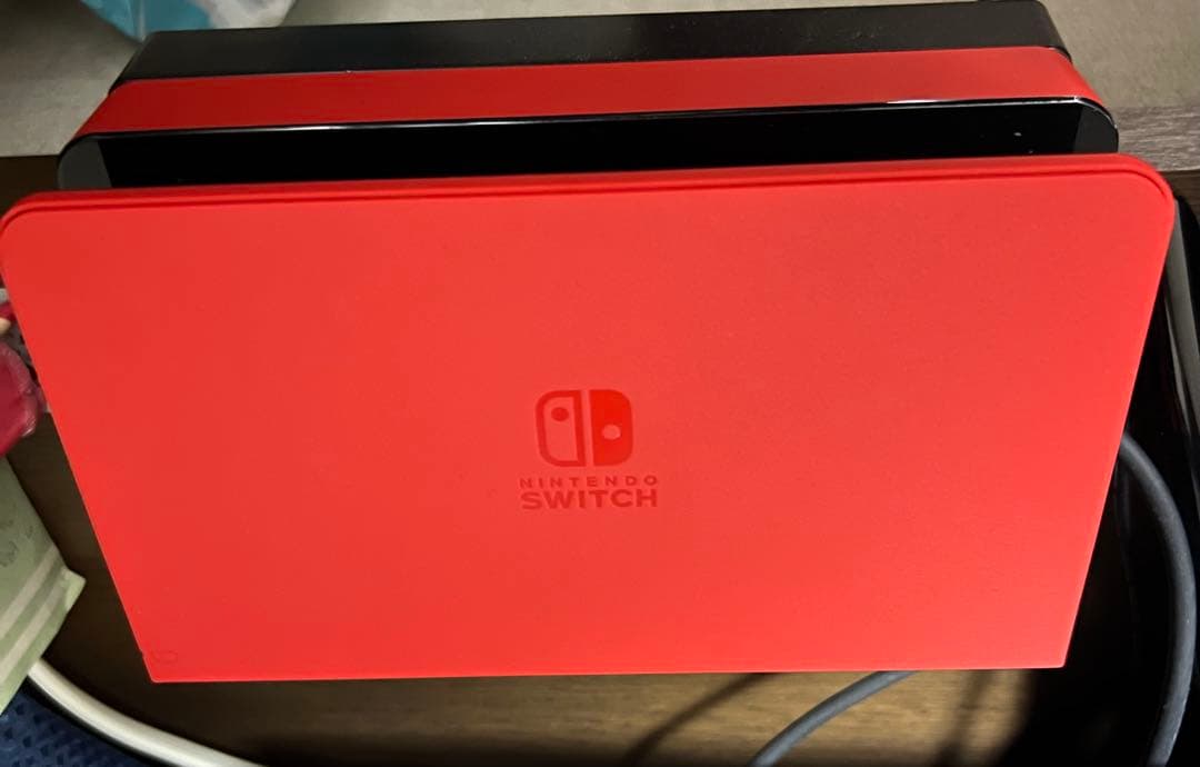 Nintendo Switchレッド 本体とゲーム2本付き+おまけコントローラー