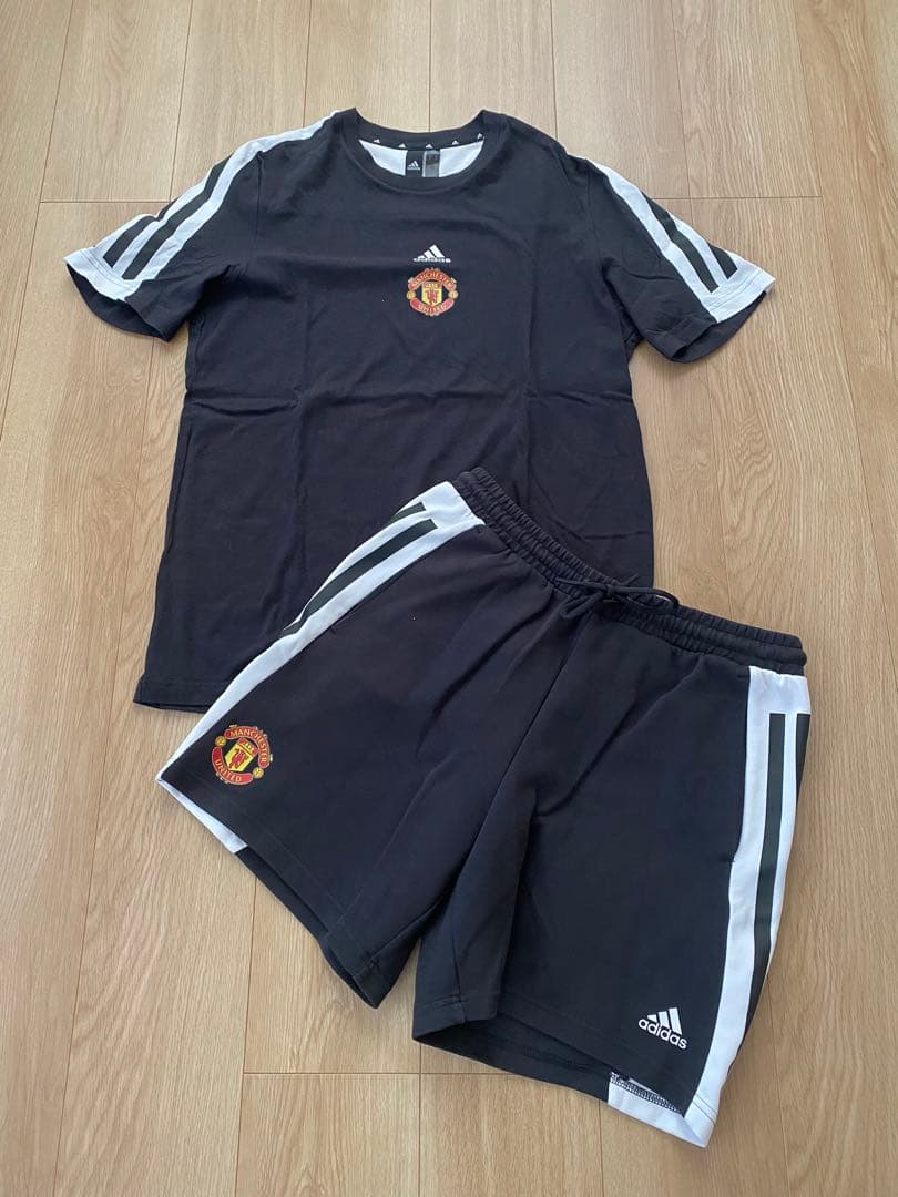 マンチェスターユナイテッドアディダスフューチャーアイコン3ストライプ　上下セット