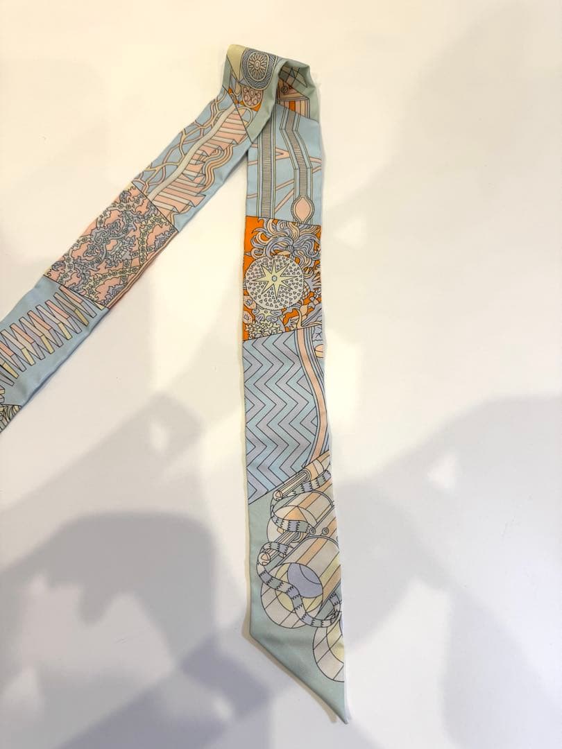 新品未使用タグ付き HERMES ツイリー