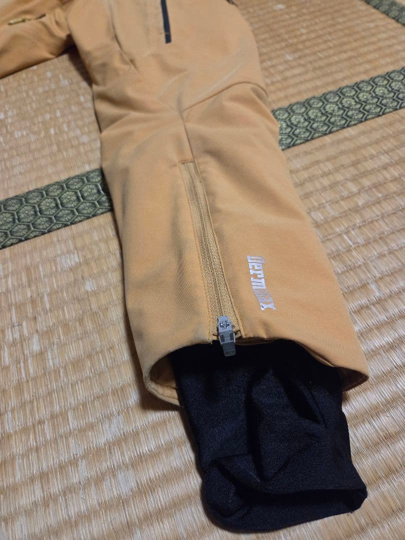 デサント　DESCENTE　スキーウエア　サイズM