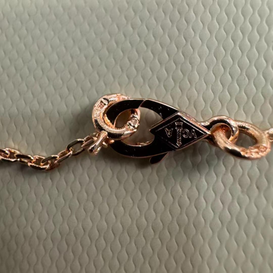 Van Cleef & Arpels 四つ葉のクローバーネックレス