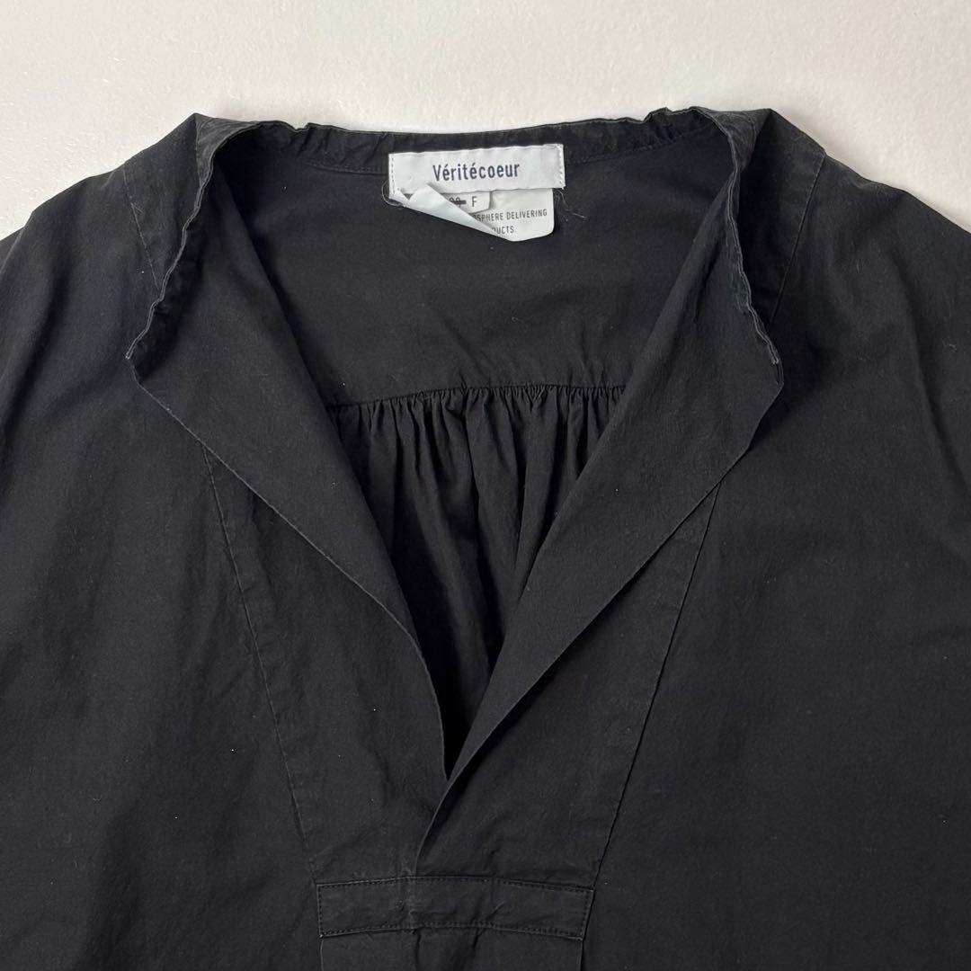ヴェリテクール　スリットネックバックギャザー ロングシャツワンピース　黒