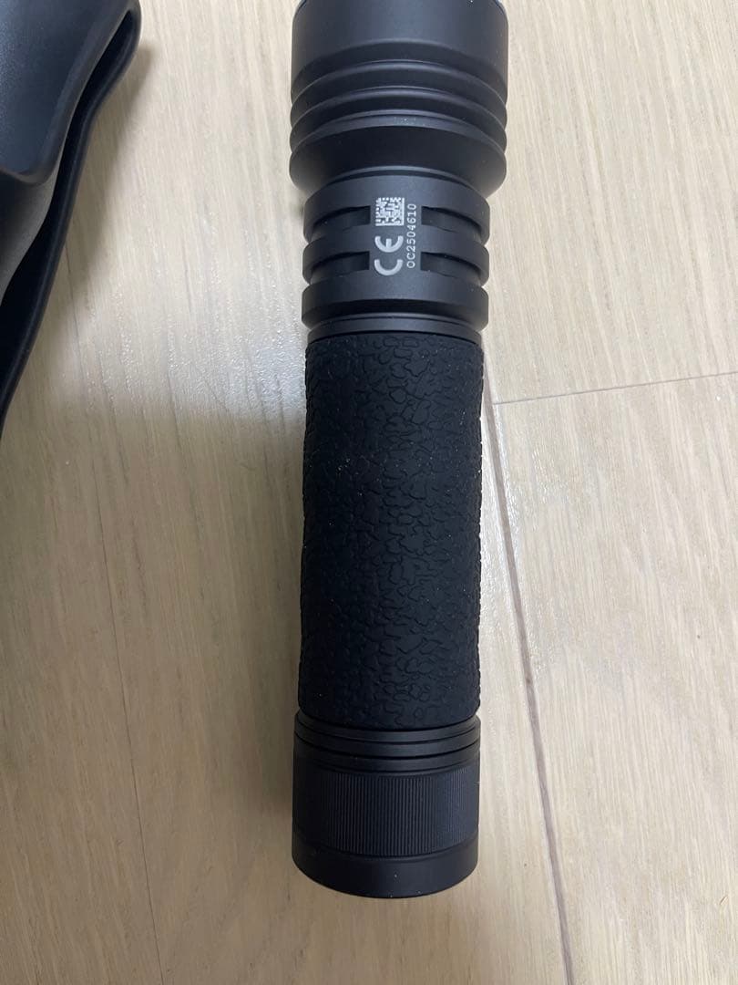 Seeker 4 pro 懐中電灯 4LED 黒 ホルスター付き