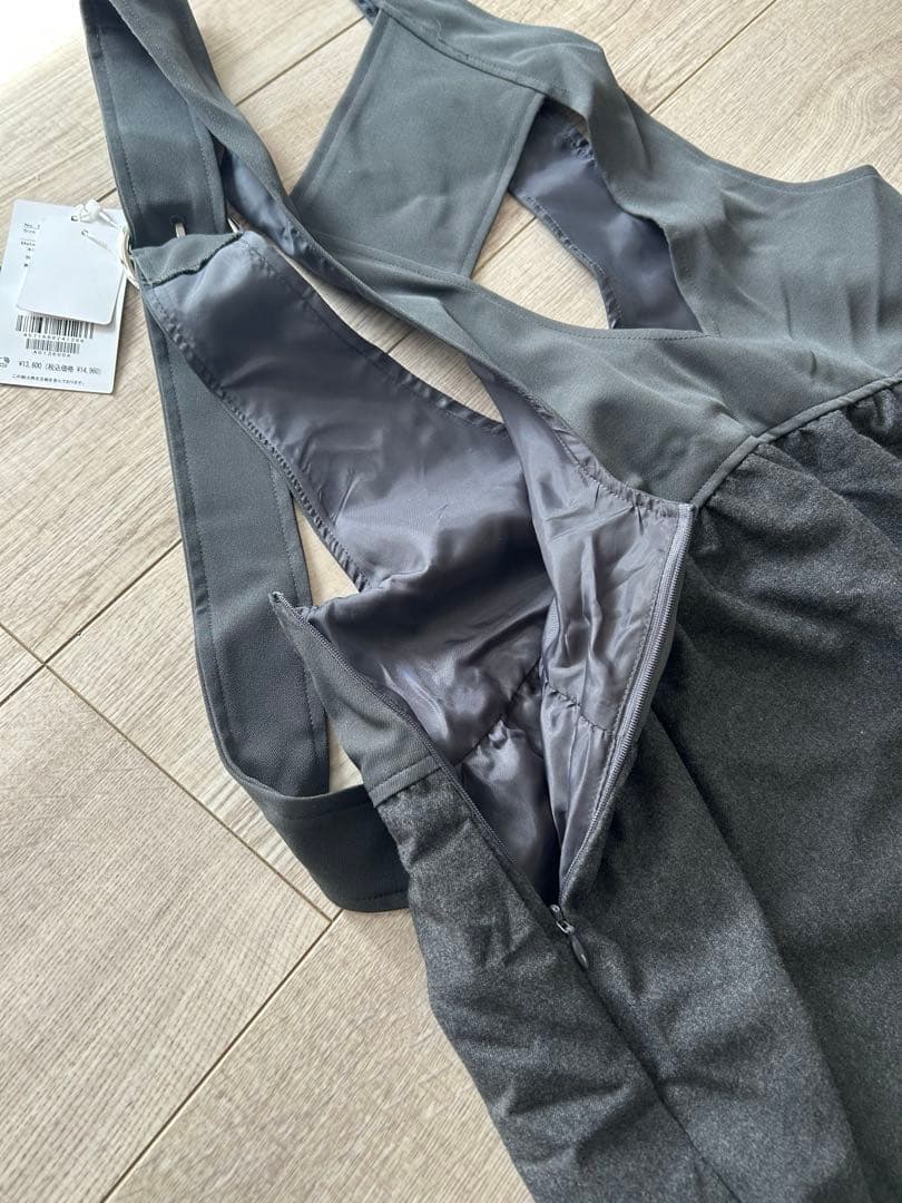 新品ADAM ET ROPE' ディープネックAラインワンピース　チャコール　F