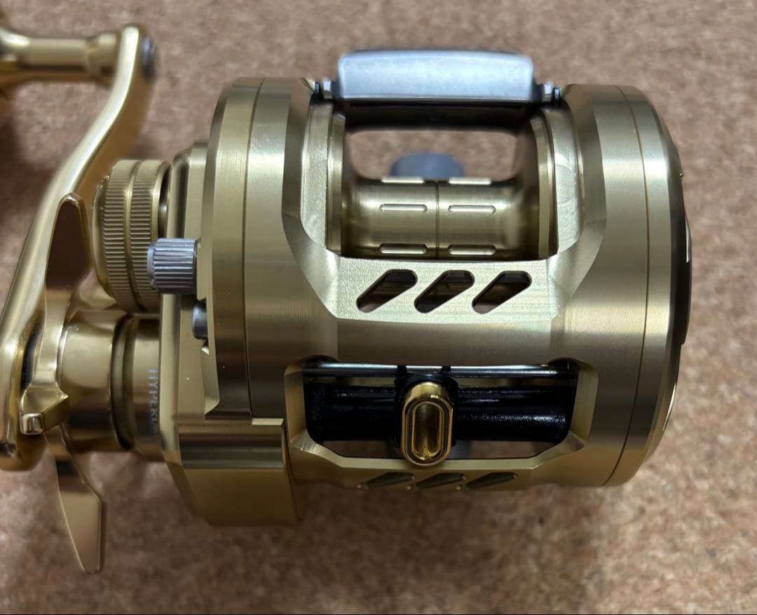 ☆最終価格☆【超美品】（Daiwa）21 BASARA 200（右巻き）