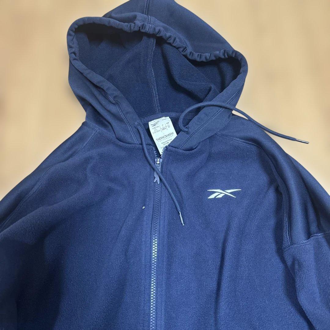 新品未使用Reebok ネイビーフルジップパーカー　ストレッチカーゴセットアップ